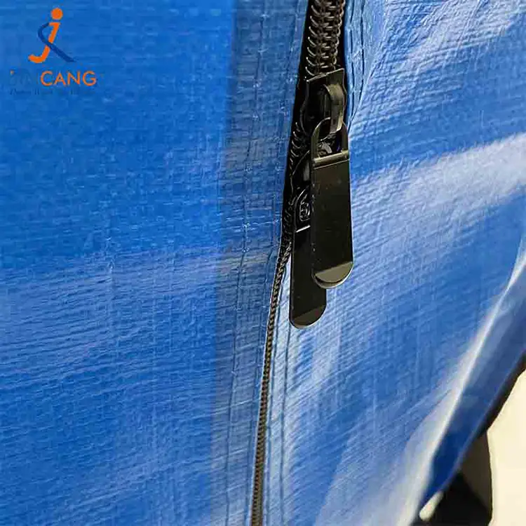 अतिरिक्त ठूला चलिरहेको झोलाहरू